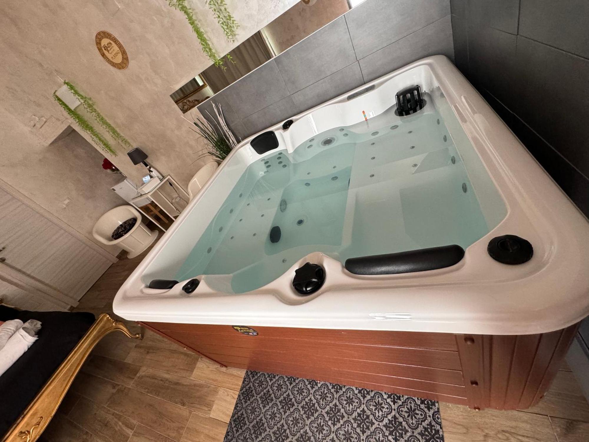 Atena B&B Apartments Platino San Silvestro  Zewnętrze zdjęcie